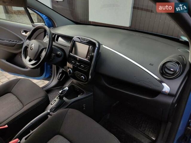 Синий Рено Зое, объемом двигателя 0 л и пробегом 112 тыс. км за 9400 $, фото 10 на Automoto.ua