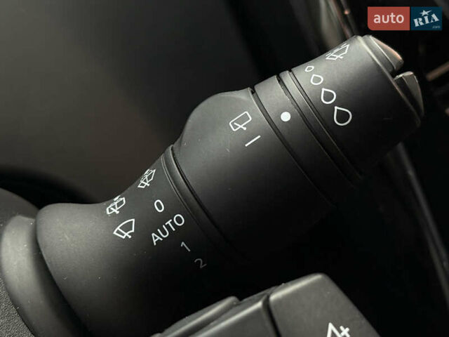 Синий Рено Зое, объемом двигателя 0 л и пробегом 104 тыс. км за 9750 $, фото 51 на Automoto.ua