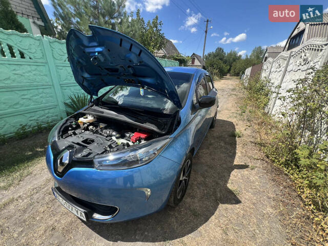 Синий Рено Зое, объемом двигателя 0 л и пробегом 128 тыс. км за 10199 $, фото 31 на Automoto.ua
