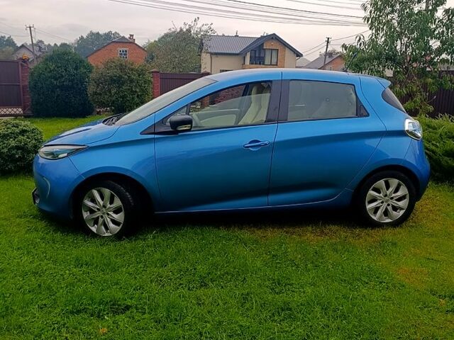 Синий Рено Зое, объемом двигателя 0 л и пробегом 108 тыс. км за 9200 $, фото 1 на Automoto.ua