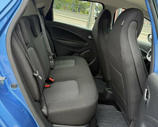 Синий Рено Зое, объемом двигателя 0 л и пробегом 99 тыс. км за 9500 $, фото 32 на Automoto.ua