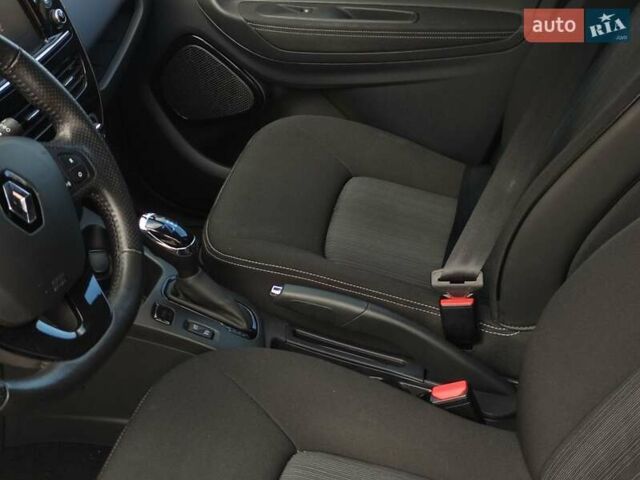 Синий Рено Зое, объемом двигателя 0 л и пробегом 112 тыс. км за 9400 $, фото 9 на Automoto.ua