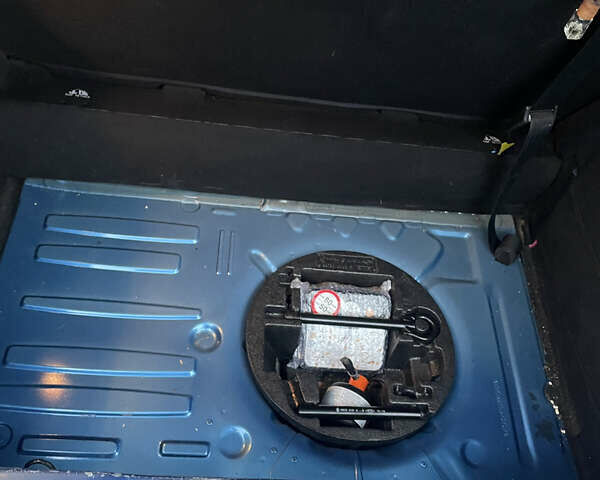 Синий Рено Зое, объемом двигателя 0 л и пробегом 101 тыс. км за 9300 $, фото 33 на Automoto.ua