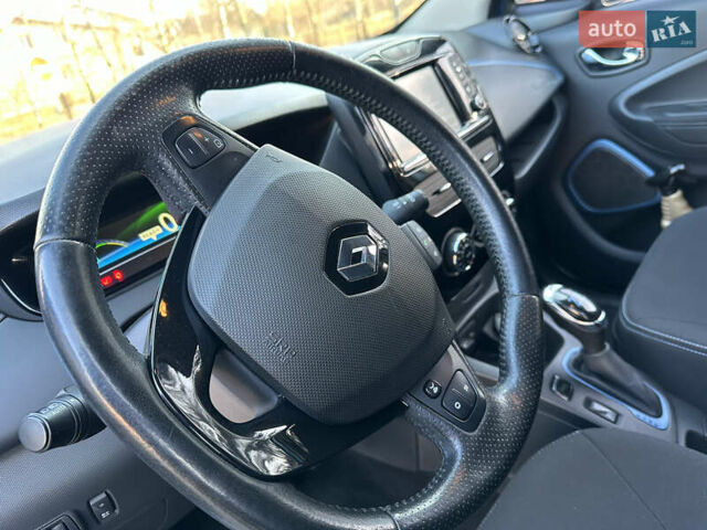 Синий Рено Зое, объемом двигателя 0 л и пробегом 104 тыс. км за 8600 $, фото 27 на Automoto.ua