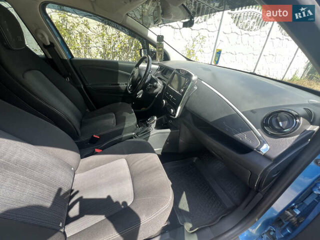 Синий Рено Зое, объемом двигателя 0 л и пробегом 128 тыс. км за 10199 $, фото 16 на Automoto.ua