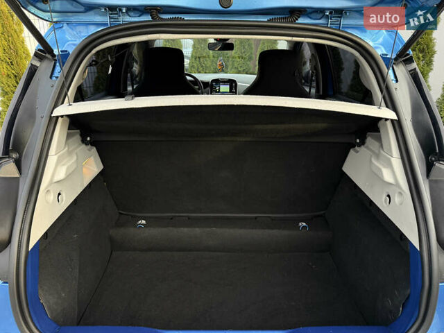 Синий Рено Зое, объемом двигателя 0 л и пробегом 104 тыс. км за 9750 $, фото 37 на Automoto.ua