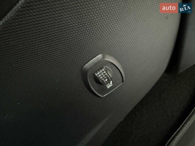 Синий Рено Зое, объемом двигателя 0 л и пробегом 104 тыс. км за 9750 $, фото 45 на Automoto.ua