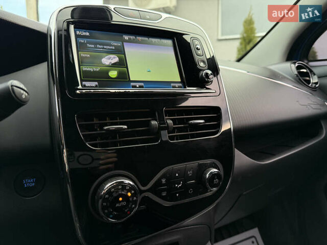 Синий Рено Зое, объемом двигателя 0 л и пробегом 104 тыс. км за 9750 $, фото 48 на Automoto.ua