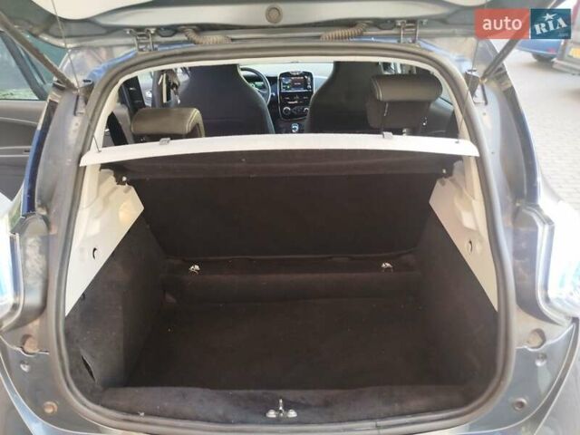 Синий Рено Зое, объемом двигателя 0 л и пробегом 62 тыс. км за 8900 $, фото 4 на Automoto.ua