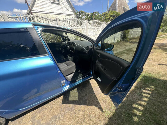 Синий Рено Зое, объемом двигателя 0 л и пробегом 128 тыс. км за 10199 $, фото 19 на Automoto.ua