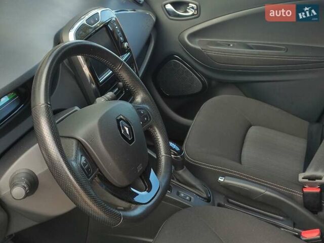 Синий Рено Зое, объемом двигателя 0 л и пробегом 112 тыс. км за 9400 $, фото 7 на Automoto.ua