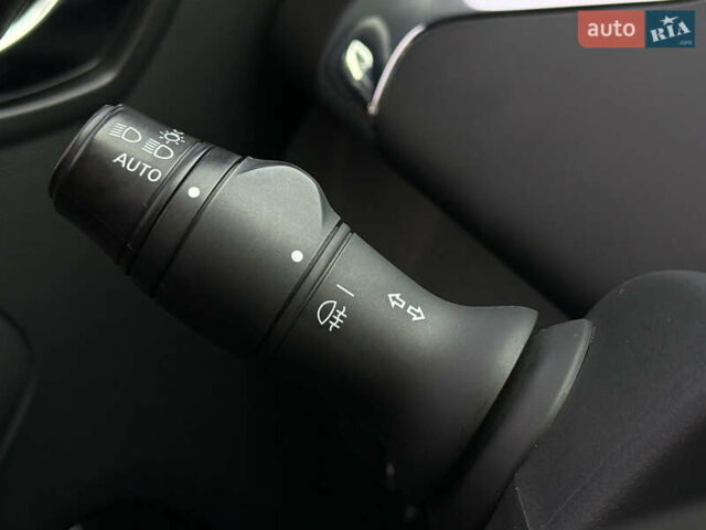 Синий Рено Зое, объемом двигателя 0 л и пробегом 104 тыс. км за 9750 $, фото 50 на Automoto.ua