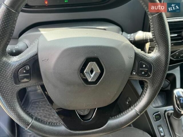 Синий Рено Зое, объемом двигателя 0 л и пробегом 157 тыс. км за 8800 $, фото 7 на Automoto.ua