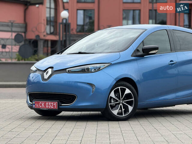 Синий Рено Зое, объемом двигателя 0 л и пробегом 99 тыс. км за 9500 $, фото 1 на Automoto.ua