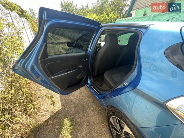 Синий Рено Зое, объемом двигателя 0 л и пробегом 128 тыс. км за 10199 $, фото 29 на Automoto.ua