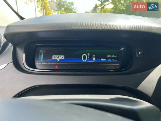 Синий Рено Зое, объемом двигателя 0 л и пробегом 128 тыс. км за 10199 $, фото 26 на Automoto.ua