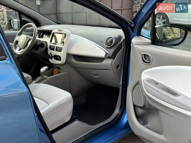 Синий Рено Зое, объемом двигателя 0 л и пробегом 166 тыс. км за 8999 $, фото 13 на Automoto.ua
