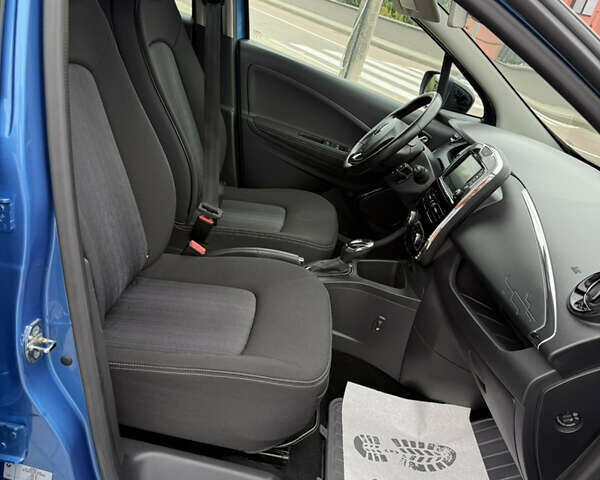 Синий Рено Зое, объемом двигателя 0 л и пробегом 99 тыс. км за 9750 $, фото 22 на Automoto.ua
