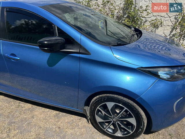 Синий Рено Зое, объемом двигателя 0 л и пробегом 128 тыс. км за 10199 $, фото 4 на Automoto.ua