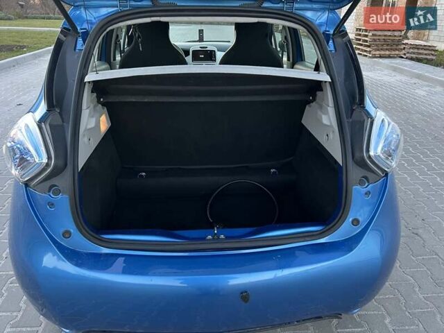 Синий Рено Зое, объемом двигателя 0 л и пробегом 130 тыс. км за 8450 $, фото 5 на Automoto.ua