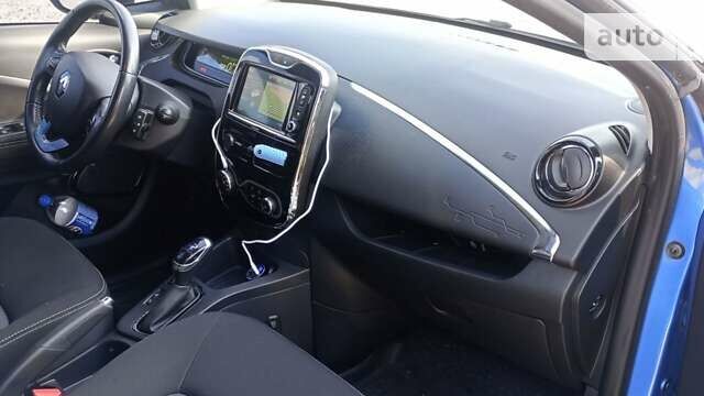 Синий Рено Зое, объемом двигателя 0 л и пробегом 118 тыс. км за 10000 $, фото 4 на Automoto.ua