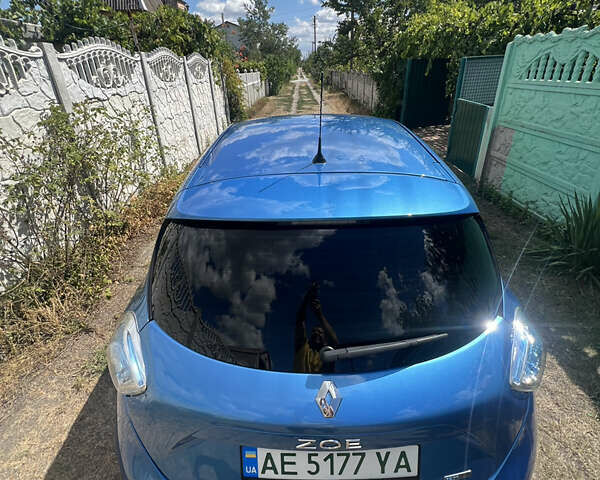Синий Рено Зое, объемом двигателя 0 л и пробегом 128 тыс. км за 10199 $, фото 32 на Automoto.ua