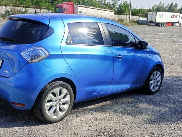 Синий Рено Зое, объемом двигателя 0 л и пробегом 118 тыс. км за 10099 $, фото 1 на Automoto.ua