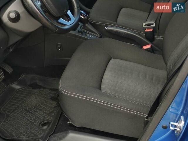 Синий Рено Зое, объемом двигателя 0 л и пробегом 112 тыс. км за 9400 $, фото 18 на Automoto.ua