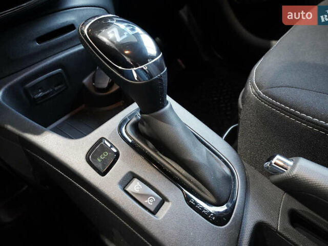 Синий Рено Зое, объемом двигателя 0 л и пробегом 144 тыс. км за 9300 $, фото 8 на Automoto.ua