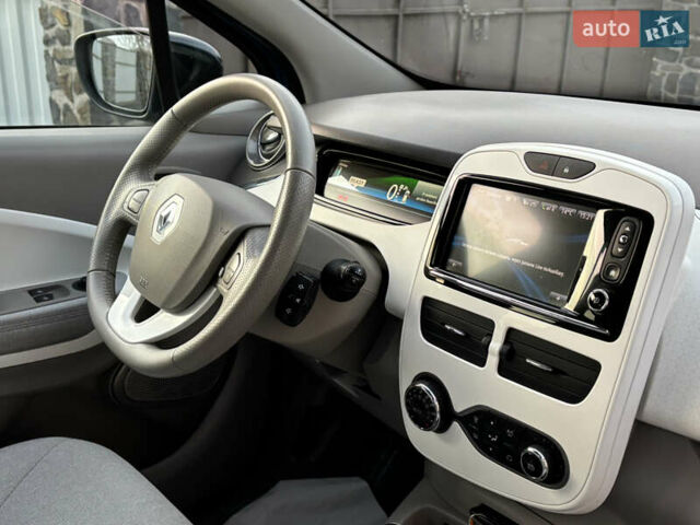 Синий Рено Зое, объемом двигателя 0 л и пробегом 166 тыс. км за 8999 $, фото 12 на Automoto.ua