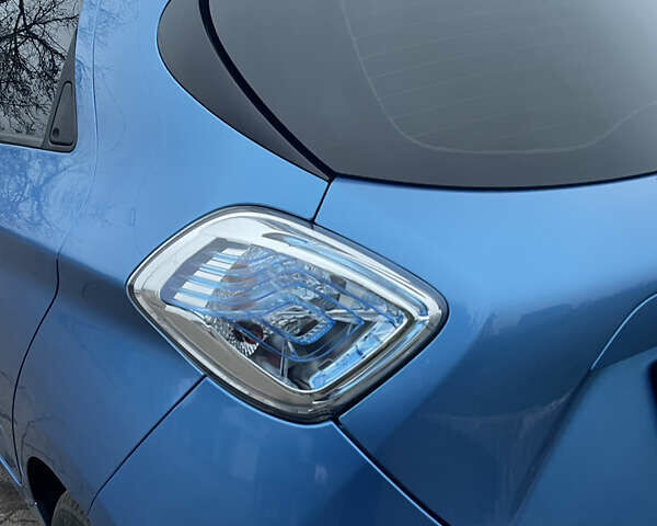 Синий Рено Зое, объемом двигателя 0 л и пробегом 101 тыс. км за 9300 $, фото 10 на Automoto.ua