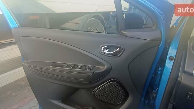 Синий Рено Зое, объемом двигателя 0 л и пробегом 118 тыс. км за 10000 $, фото 13 на Automoto.ua