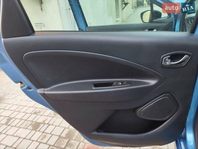 Синий Рено Зое, объемом двигателя 0 л и пробегом 95 тыс. км за 9200 $, фото 16 на Automoto.ua