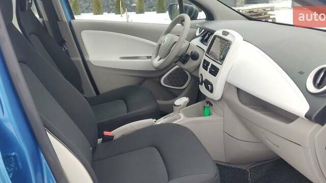Синий Рено Зое, объемом двигателя 0 л и пробегом 70 тыс. км за 9000 $, фото 16 на Automoto.ua