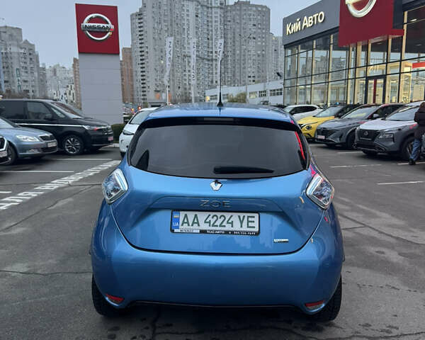 Синий Рено Зое, объемом двигателя 0 л и пробегом 61 тыс. км за 11400 $, фото 5 на Automoto.ua
