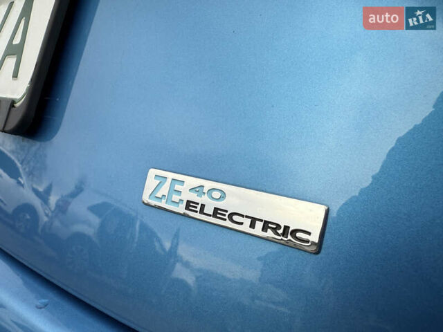 Синий Рено Зое, объемом двигателя 0 л и пробегом 104 тыс. км за 9750 $, фото 38 на Automoto.ua