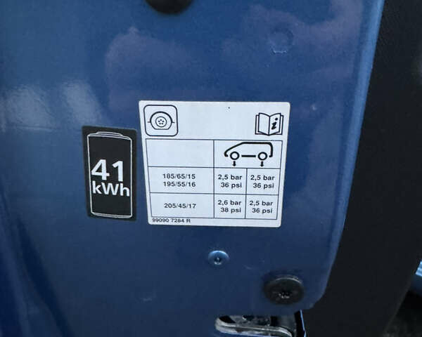 Синий Рено Зое, объемом двигателя 0 л и пробегом 61 тыс. км за 11400 $, фото 8 на Automoto.ua