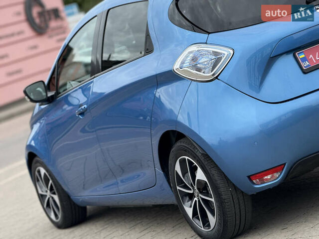 Синий Рено Зое, объемом двигателя 0 л и пробегом 99 тыс. км за 9500 $, фото 14 на Automoto.ua