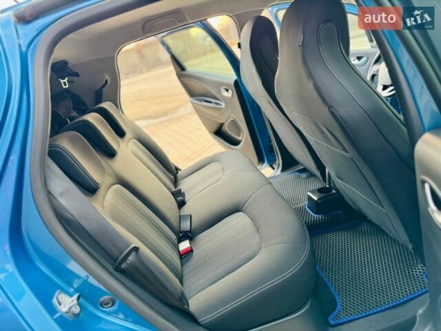 Синий Рено Зое, объемом двигателя 0 л и пробегом 139 тыс. км за 10950 $, фото 58 на Automoto.ua