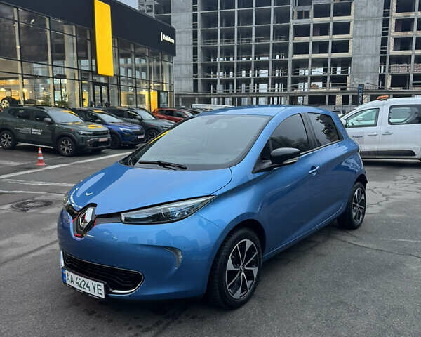 Синий Рено Зое, объемом двигателя 0 л и пробегом 61 тыс. км за 11400 $, фото 2 на Automoto.ua