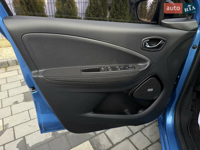 Синий Рено Зое, объемом двигателя 0 л и пробегом 104 тыс. км за 9750 $, фото 30 на Automoto.ua