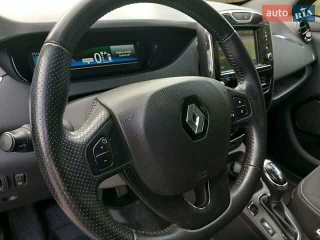 Синий Рено Зое, объемом двигателя 0 л и пробегом 86 тыс. км за 9800 $, фото 8 на Automoto.ua