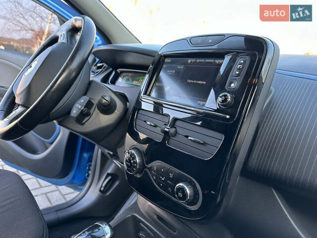 Синий Рено Зое, объемом двигателя 0 л и пробегом 104 тыс. км за 8600 $, фото 38 на Automoto.ua