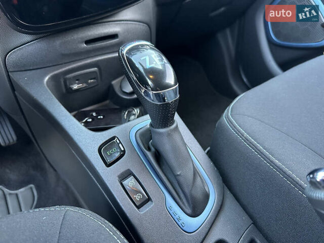 Синий Рено Зое, объемом двигателя 0 л и пробегом 104 тыс. км за 8600 $, фото 28 на Automoto.ua