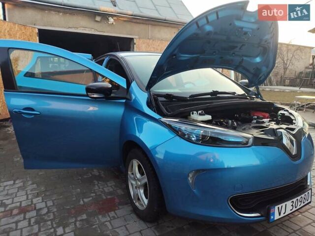 Синий Рено Зое, объемом двигателя 0 л и пробегом 95 тыс. км за 9200 $, фото 23 на Automoto.ua