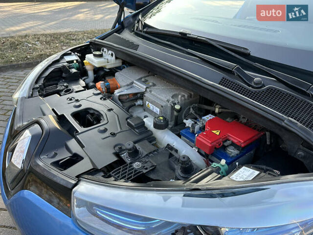 Синий Рено Зое, объемом двигателя 0 л и пробегом 104 тыс. км за 8600 $, фото 41 на Automoto.ua
