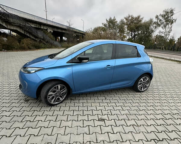 Синий Рено Зое, объемом двигателя 0 л и пробегом 84 тыс. км за 11000 $, фото 1 на Automoto.ua