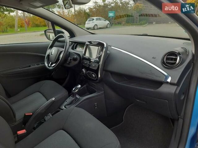 Синий Рено Зое, объемом двигателя 0 л и пробегом 61 тыс. км за 9799 $, фото 31 на Automoto.ua