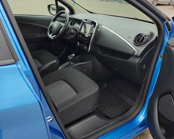 Синий Рено Зое, объемом двигателя 0 л и пробегом 53 тыс. км за 11500 $, фото 15 на Automoto.ua