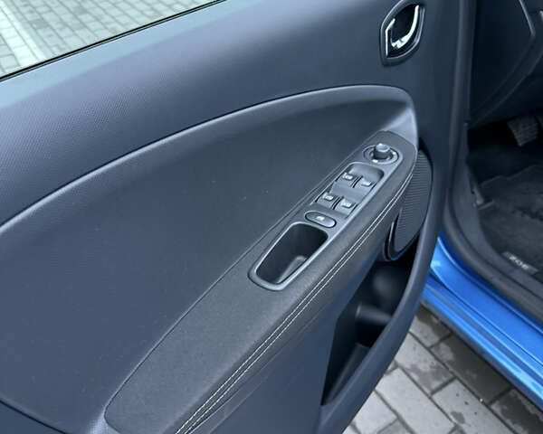 Синій Рено Зое, об'ємом двигуна 0 л та пробігом 205 тис. км за 8450 $, фото 26 на Automoto.ua